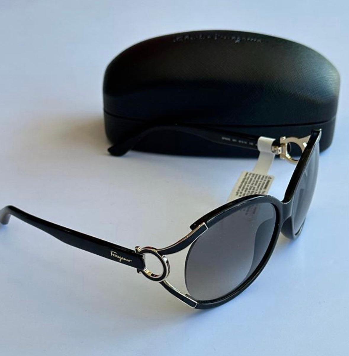 Lentes SALVATORE FERRAGAMO de dama.